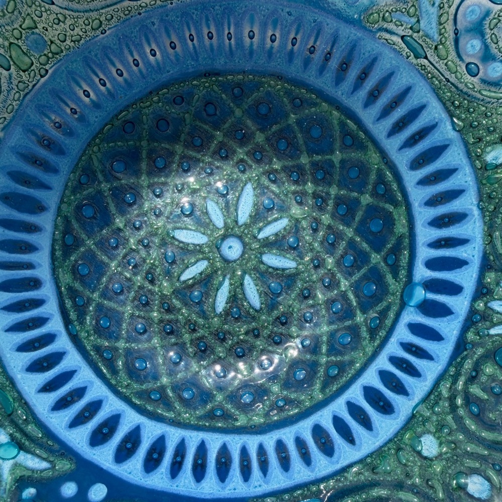 RARE! - Vintage Higginsware Art Glass Bowl, "Blue Arabesque", 8.25”W x 2.75”H - Picture 6 of 10